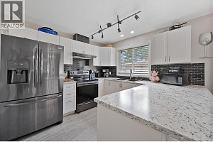 2305 39 Street - Photo 11