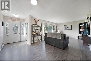 2305 39 Street - Photo 3