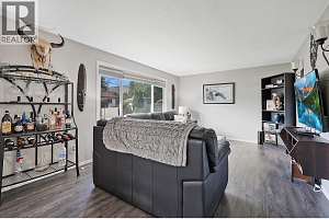 2305 39 Street - Photo 4