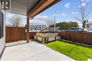 728 Coopland Crescent - Photo 3