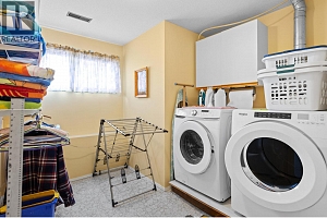 10678 Cheryl Road - Photo 38