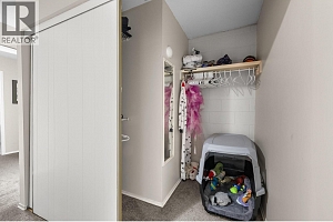 1040 Glenmore Drive - Photo 10