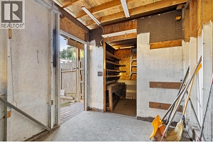 1040 Glenmore Drive - Photo 32