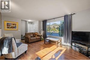 1040 Glenmore Drive - Photo 4