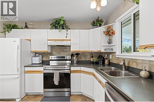 3735 Patten Crescent - Photo 18