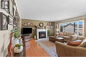 3735 Patten Crescent - Photo 3