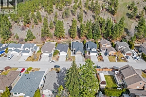 1083 Chilcotin Crescent - Photo 32