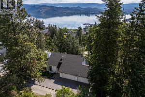 1515 Scott Crescent - Photo 2