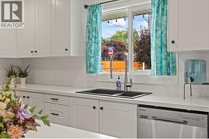 2209 Rosedale Avenue - Photo 15