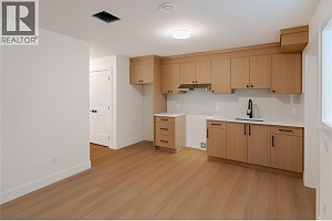 1004 Bull Crescent - Photo 32