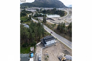 2208 Surrey Road - Photo 52