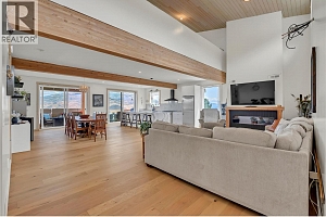 6074 Jackson Crescent - Photo 3