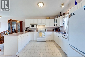 324 Village Lane - Photo 16