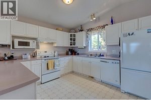 324 Village Lane - Photo 2