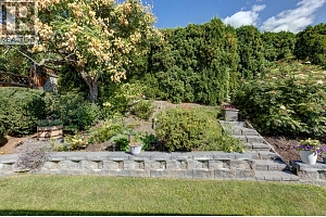 324 Village Lane - Photo 32