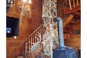 7142 Fintry Delta Road N - Photo 3