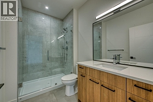 1070 Emslie Street - Photo 15