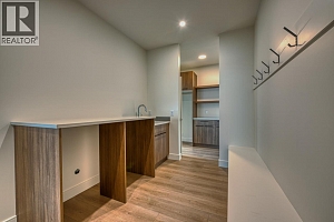 1070 Emslie Street - Photo 16