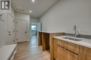 1070 Emslie Street - Photo 17