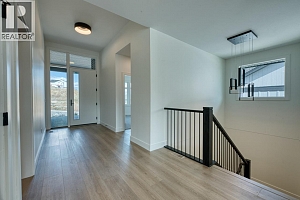 1070 Emslie Street - Photo 18
