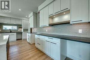 1070 Emslie Street - Photo 27