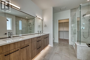 1070 Emslie Street - Photo 37