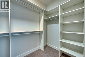 1070 Emslie Street - Photo 39