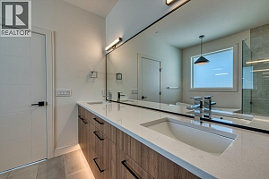 1070 Emslie Street - Photo 41