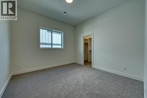 1070 Emslie Street - Photo 45