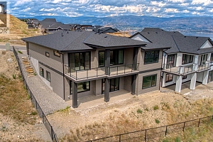 1070 Emslie Street - Photo 7