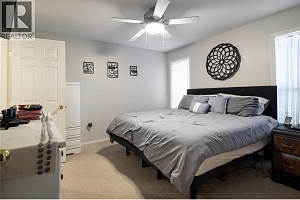 3767 Glover Avenue E - Photo 4