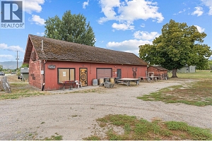 3550 Benvoulin Road - Photo 44