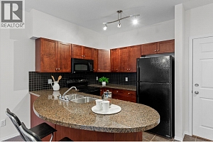 1875 Country Club Drive Unit# 1317 - Photo 4