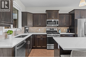 311 Poonian Street - Photo 14