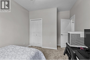 311 Poonian Street - Photo 37