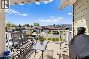311 Poonian Street - Photo 8