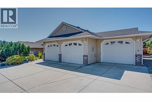653 6th Street - Photo 2