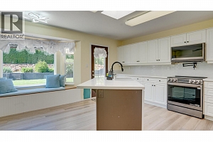 653 6th Street - Photo 5