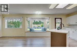 653 6th Street - Photo 8