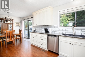 3478 Lockhart Crescent - Photo 8