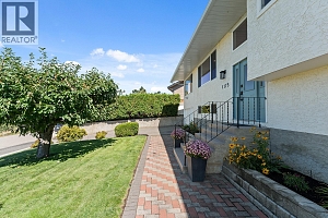 1175 Hillcrest Road - Photo 4