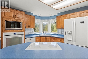 995 Shuswap River Drive - Photo 32