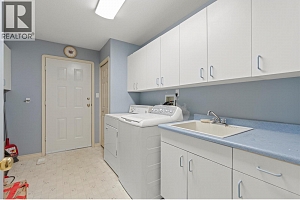 995 Shuswap River Drive - Photo 37