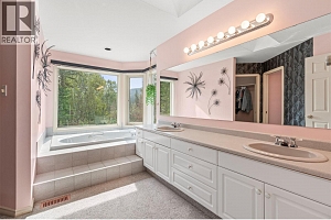 995 Shuswap River Drive - Photo 42