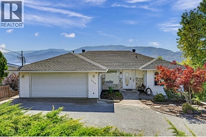 3715 Lornell Crescent - Photo 2