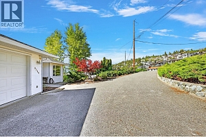 3715 Lornell Crescent - Photo 4