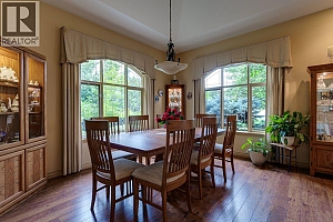 1061 Avondale Place - Photo 12