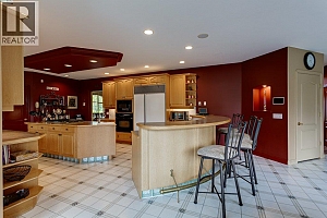 1061 Avondale Place - Photo 18