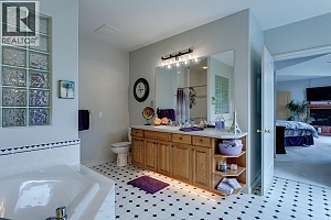 1061 Avondale Place - Photo 45