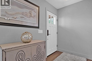 6090 Somerset Avenue - Photo 5